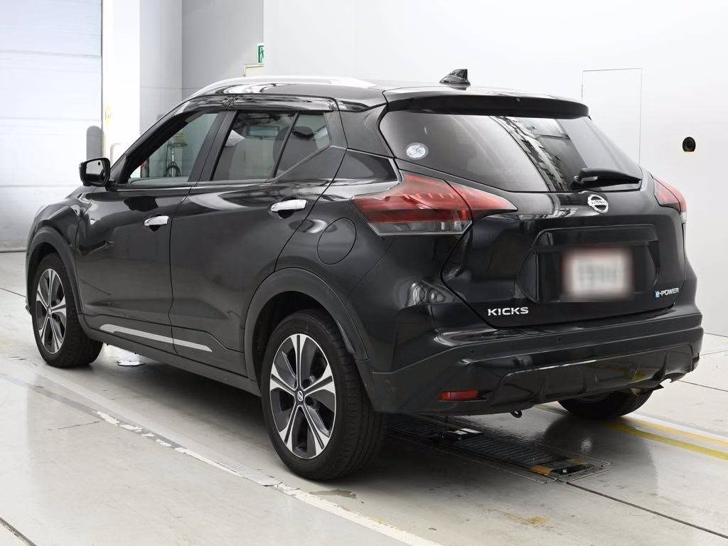 NISSAN KICKS