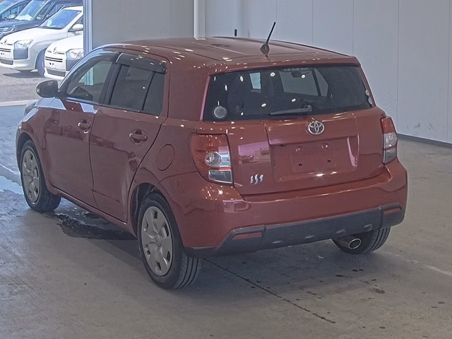 TOYOTA IST
