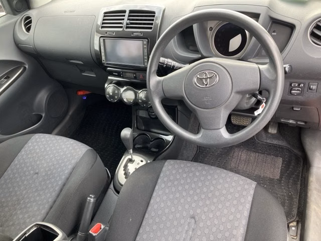 TOYOTA IST