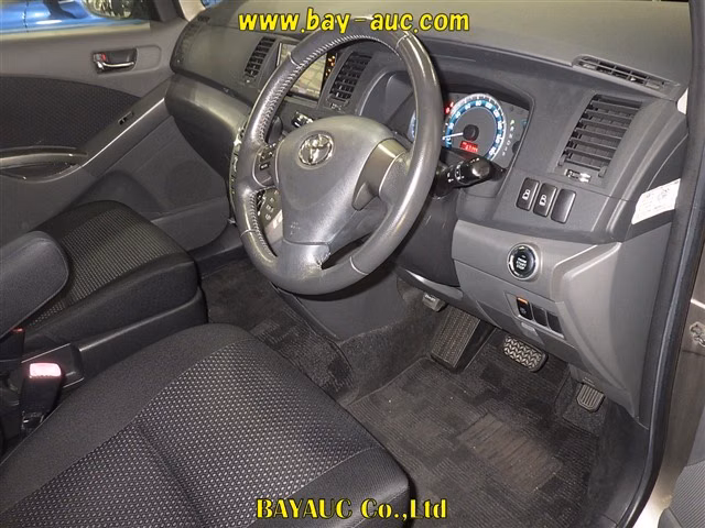 TOYOTA ISIS
