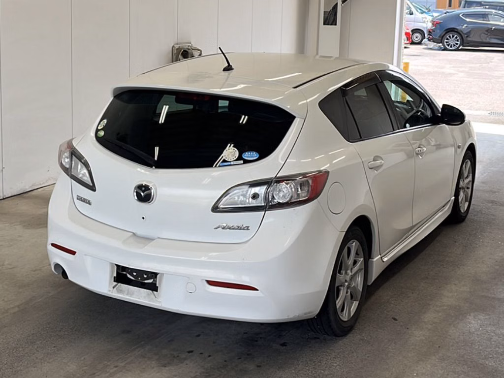 MAZDA AXELA