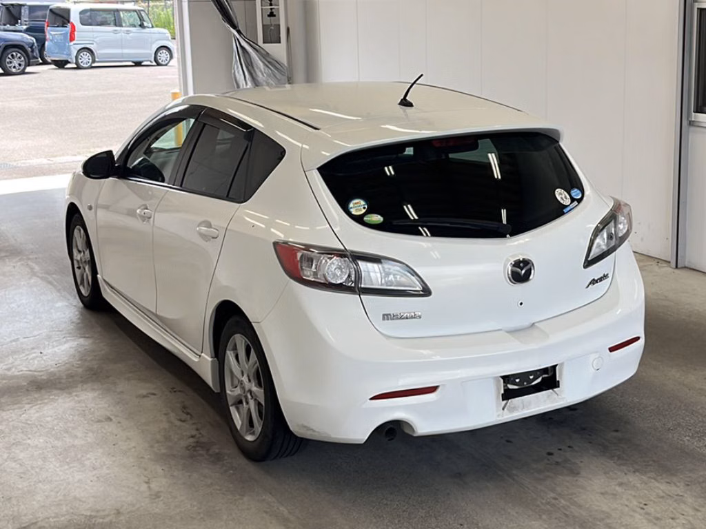 MAZDA AXELA