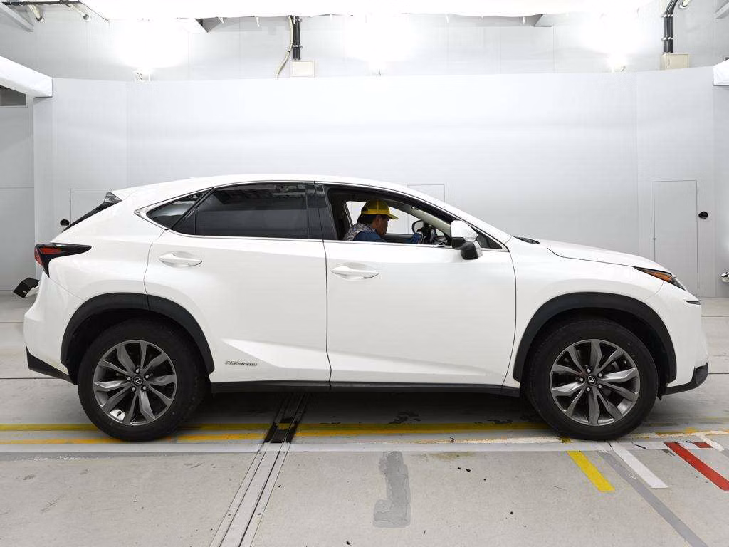 LEXUS NX300H