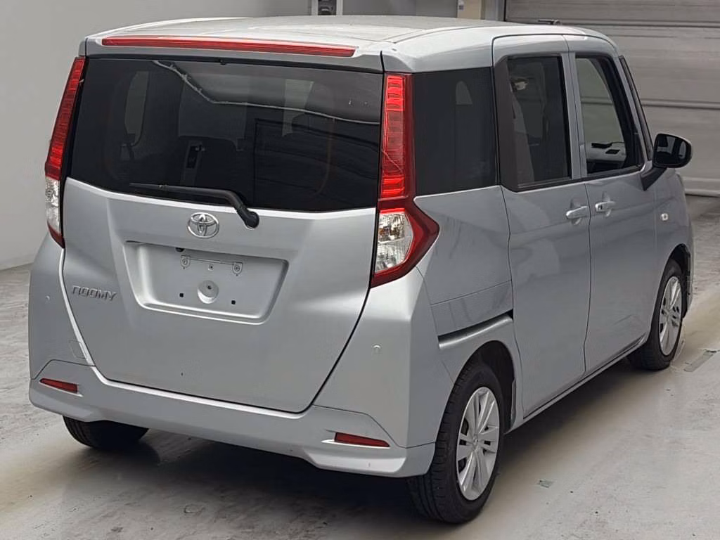 TOYOTA ROOMY