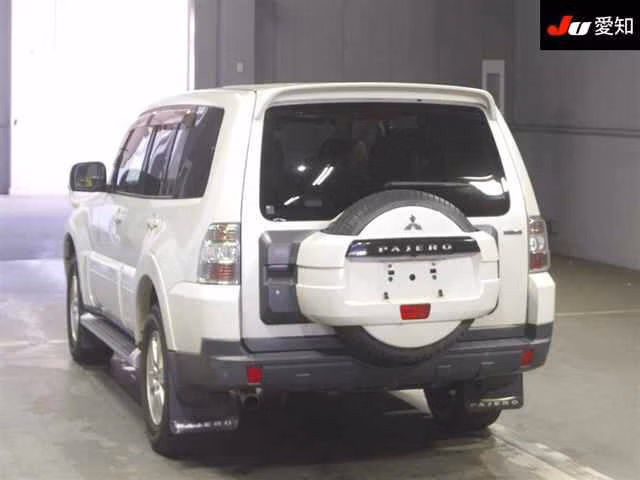 MITSUBISHI PAJERO