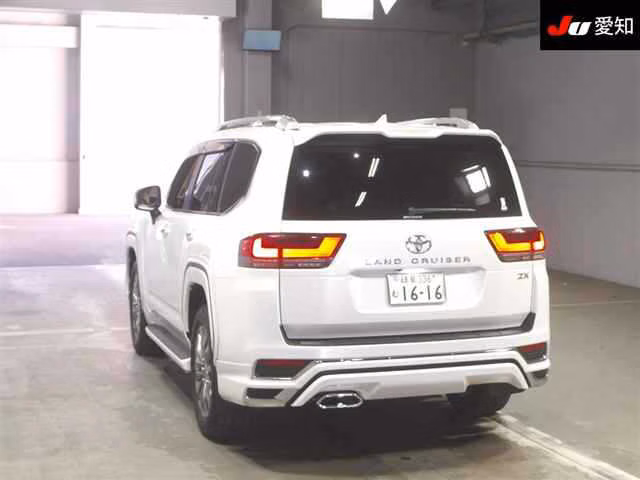TOYOTA LAND CRUISER