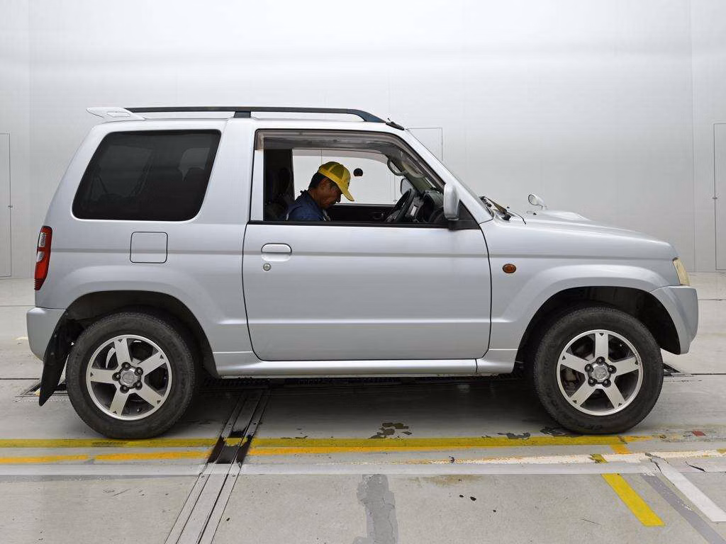 MITSUBISHI PAJERO MINI