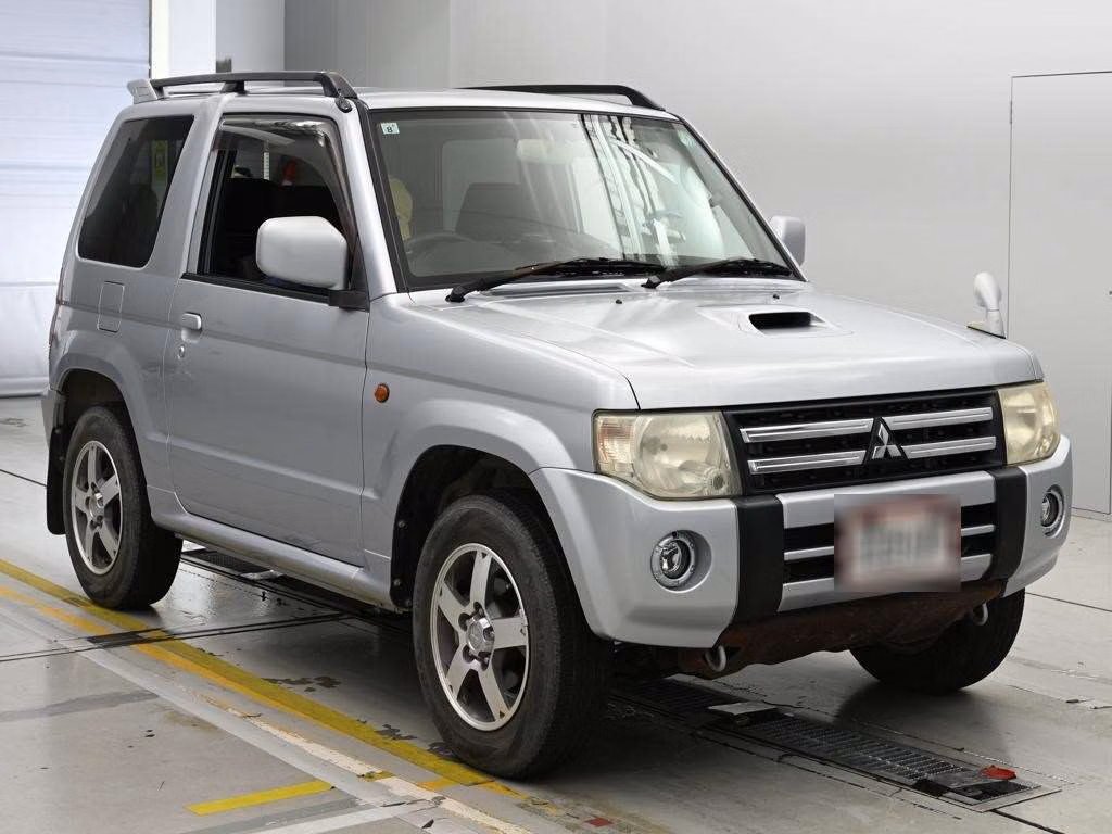 MITSUBISHI PAJERO MINI