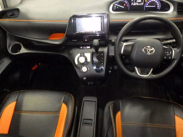 TOYOTA SIENTA