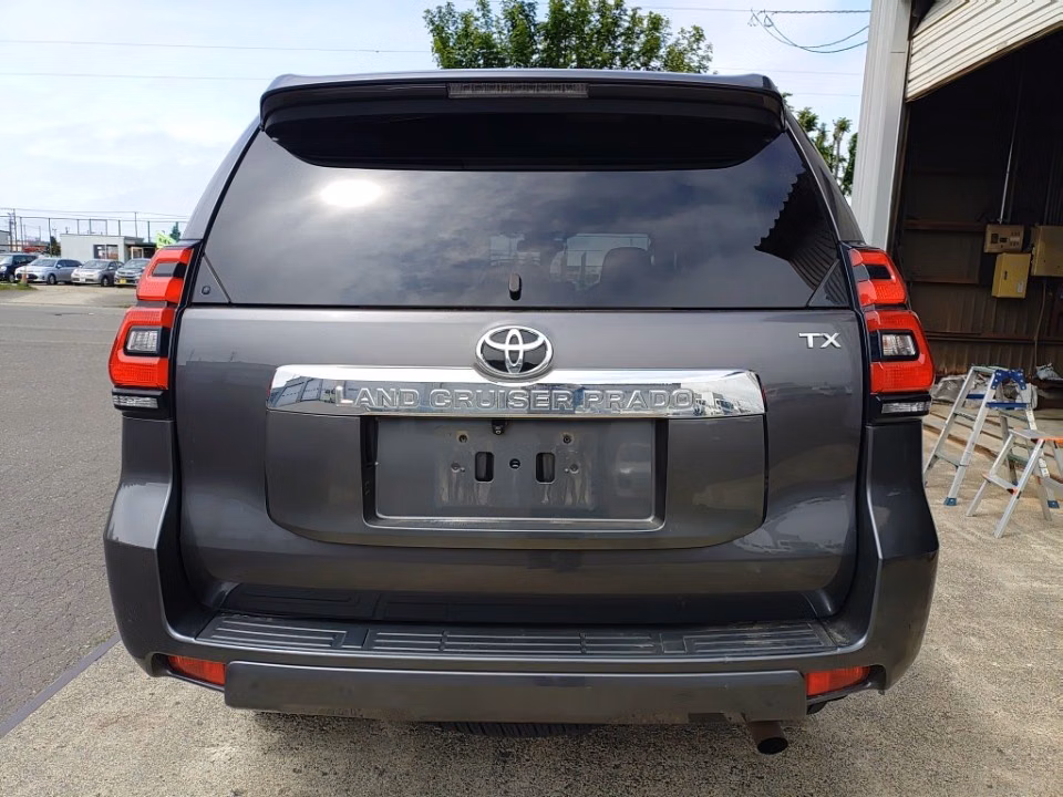 TOYOTA LAND CRUISER PRADO