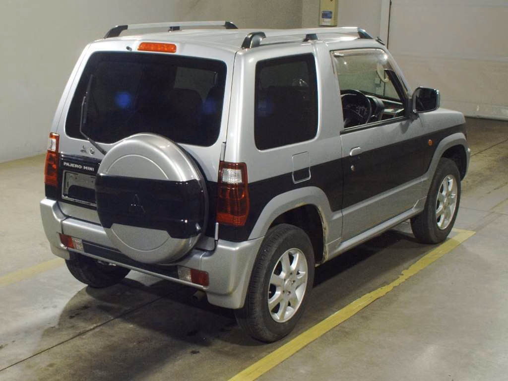 MITSUBISHI PAJERO MINI