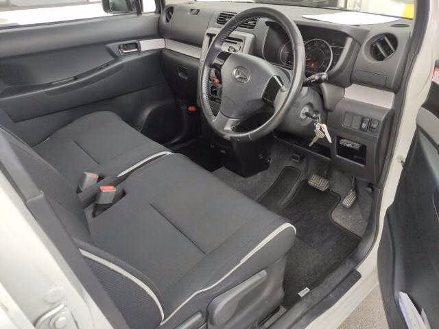 DAIHATSU MOVE CONTE