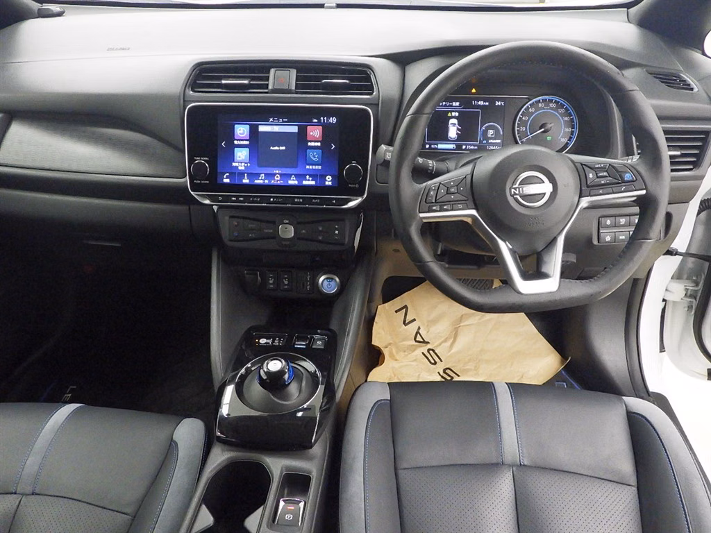 NISSAN LEAF