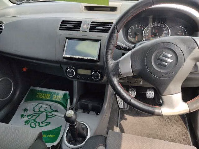 SUZUKI SWIFT