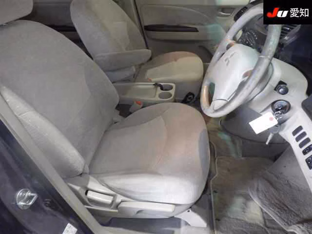 MITSUBISHI GRANDIS