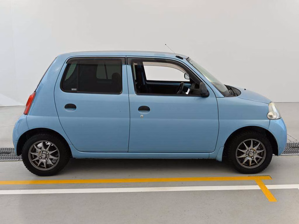 DAIHATSU ESSE