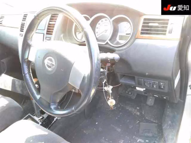 NISSAN TIIDA LATIO