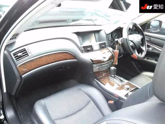 NISSAN FUGA