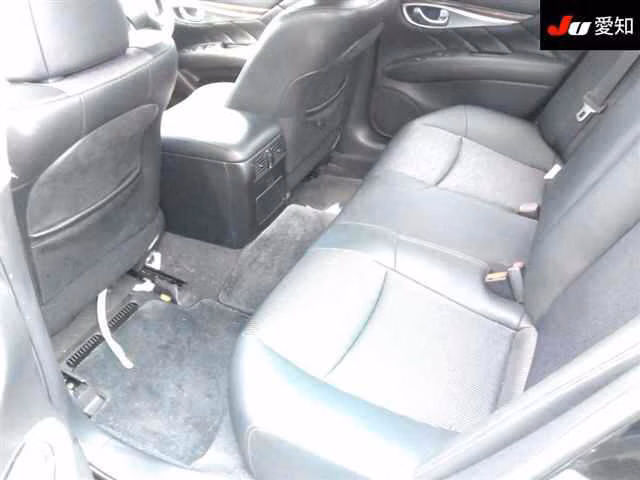 NISSAN FUGA