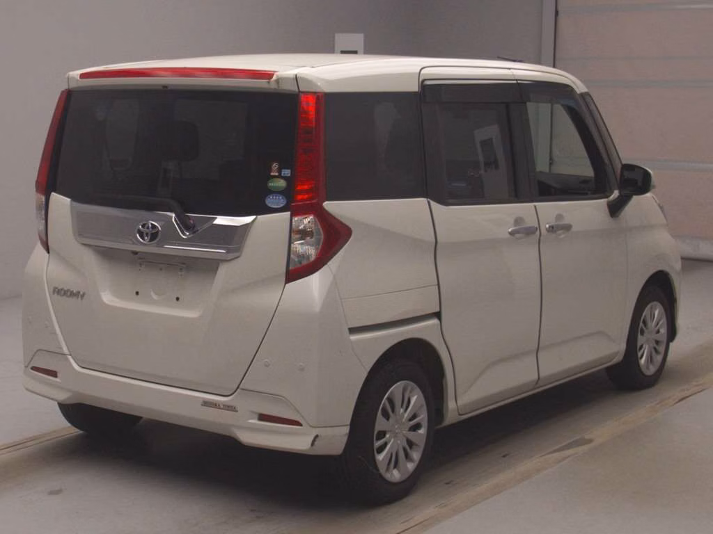 TOYOTA ROOMY