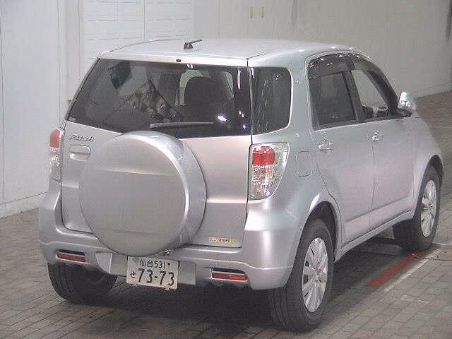 TOYOTA RUSH