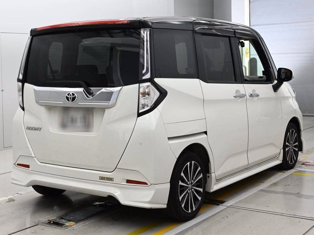 TOYOTA ROOMY