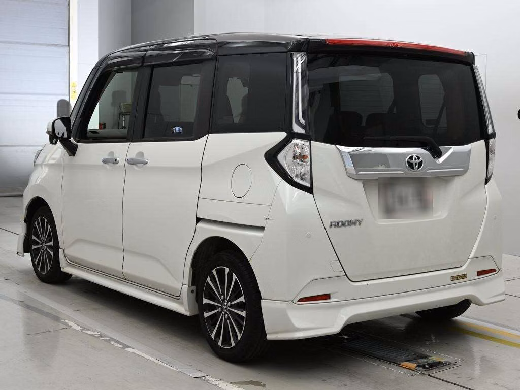 TOYOTA ROOMY