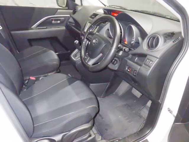 NISSAN LAFESTA