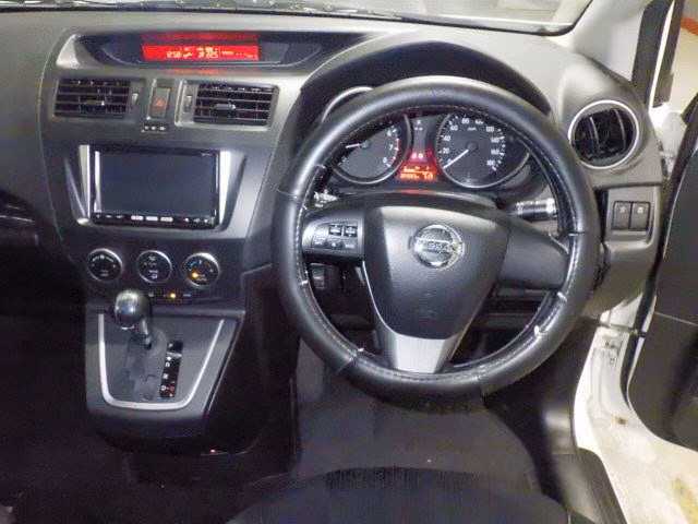 NISSAN LAFESTA
