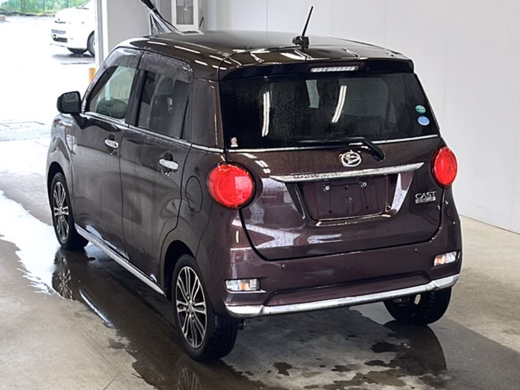 DAIHATSU CAST