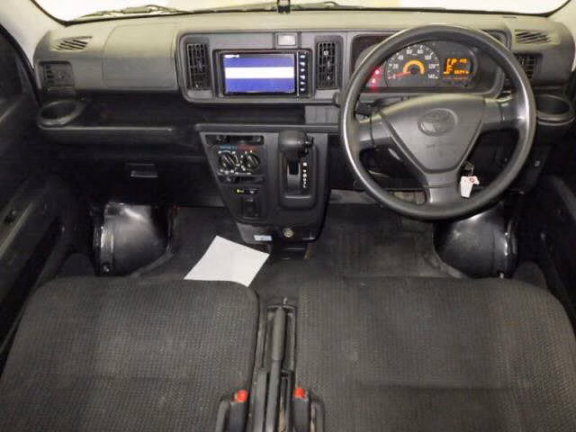 TOYOTA PIXIS VAN