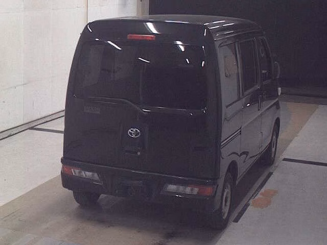 TOYOTA PIXIS VAN