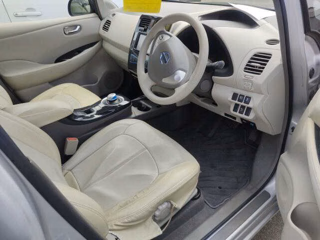 NISSAN LEAF