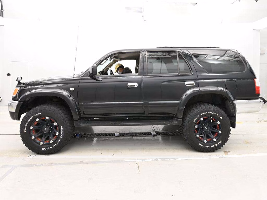TOYOTA HILUX SURF