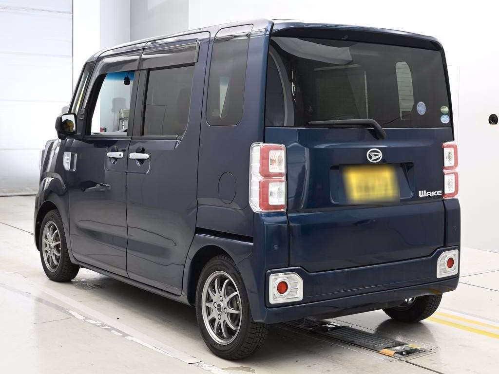 DAIHATSU WAKE