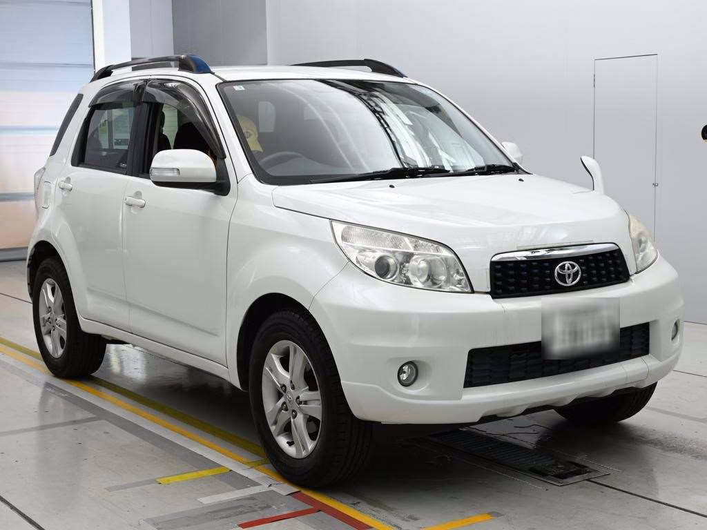TOYOTA RUSH