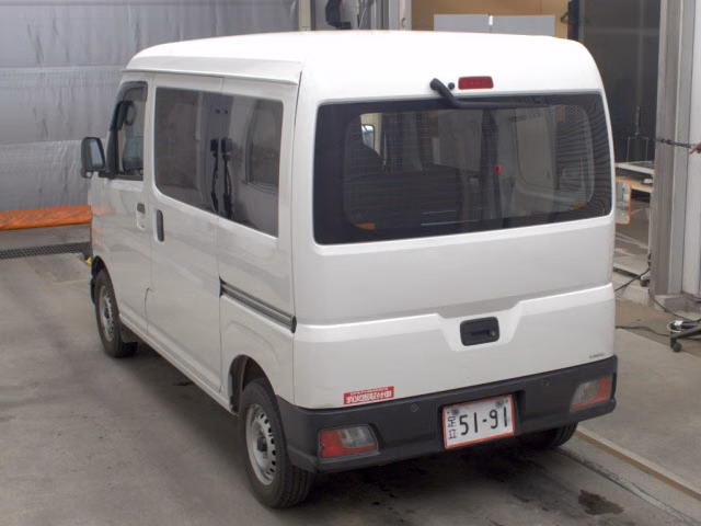 TOYOTA PIXIS VAN