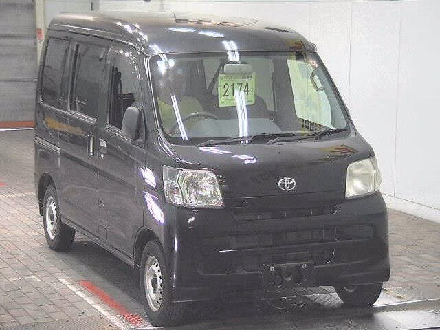 TOYOTA PIXIS VAN