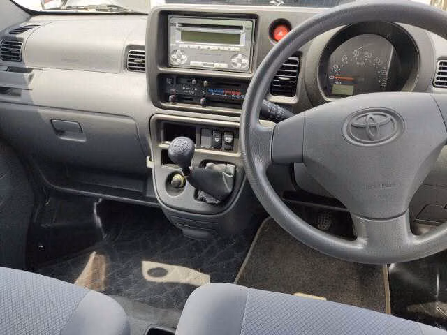 TOYOTA PIXIS VAN