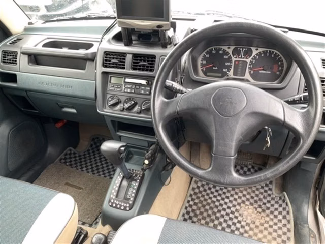 MITSUBISHI PAJERO MINI