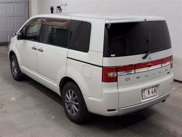 MITSUBISHI DELICA D:5