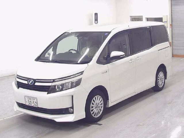 TOYOTA VOXY