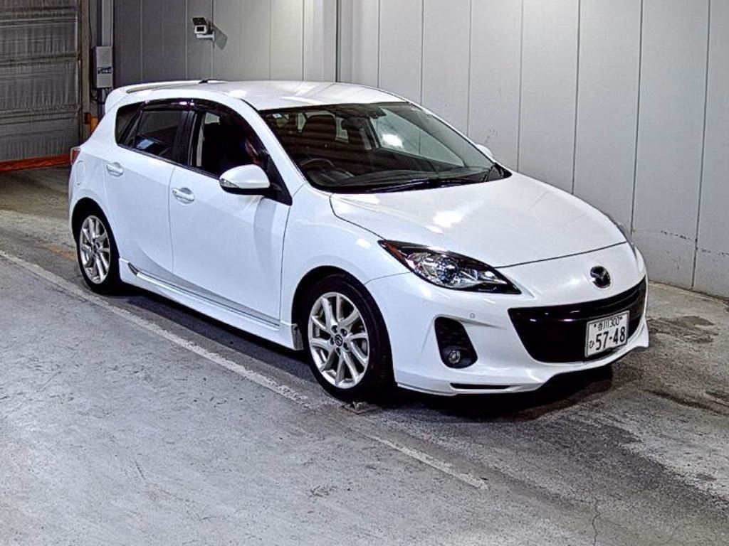 MAZDA AXELA