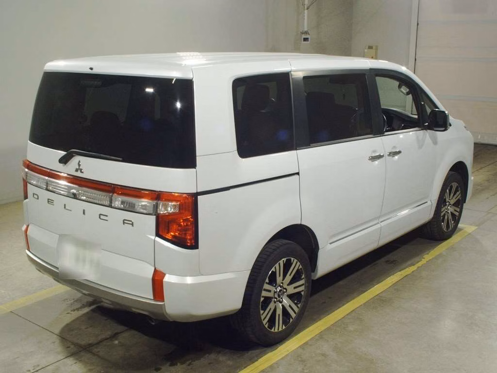 MITSUBISHI DELICA D:5