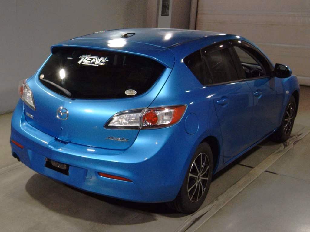 MAZDA AXELA