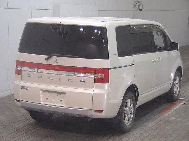 MITSUBISHI DELICA D:5