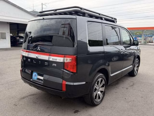 MITSUBISHI DELICA D:5