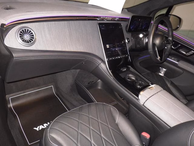 MERCEDES-BENZ EQS SUV