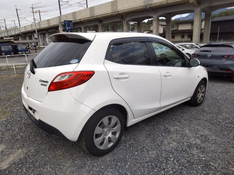MAZDA DEMIO