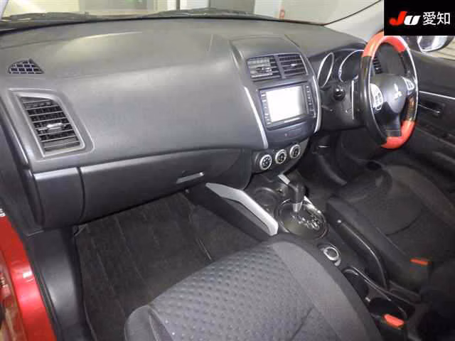 MITSUBISHI RVR